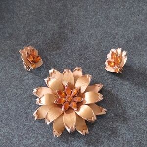 Vintage Sunburst Flower Brooch and Leaf Clip on Earrings Gold Tone Amber Stones